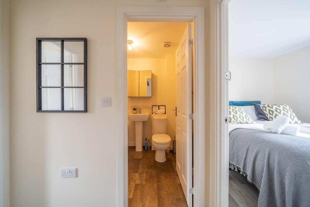 Good For Company Let 2-Bed In Coventry 2X Parking Apartman Kültér fotó